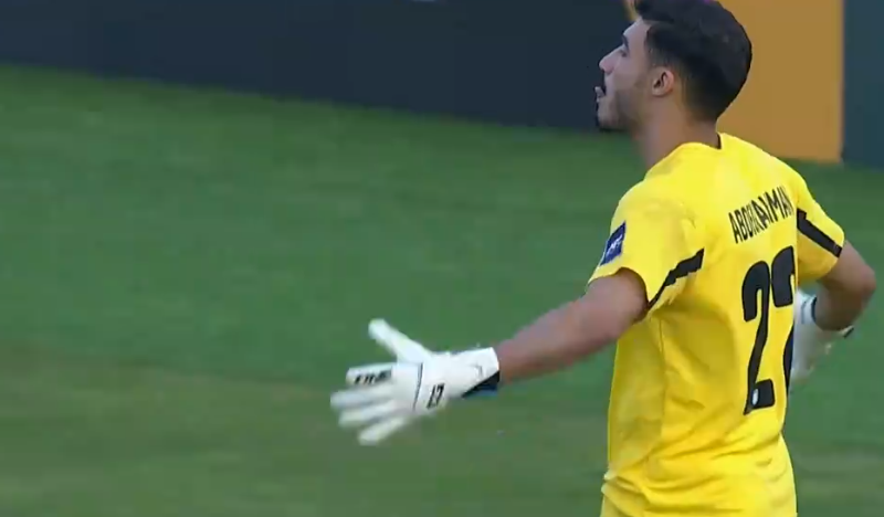 bob半岛体育登录入口-U23亚洲杯离谱一幕！约旦门将扑点后疯狂庆祝，目送皮球入网